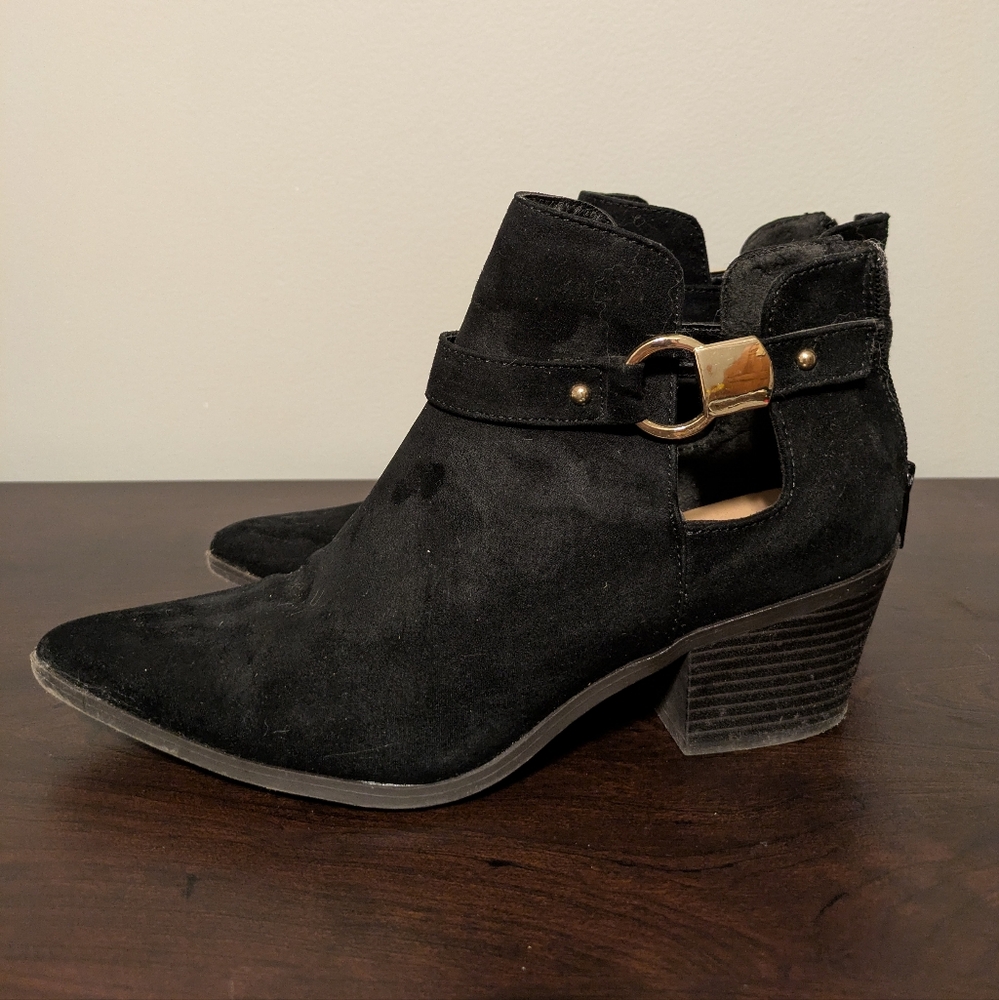 JustFab Black Ankle Booties Size 7